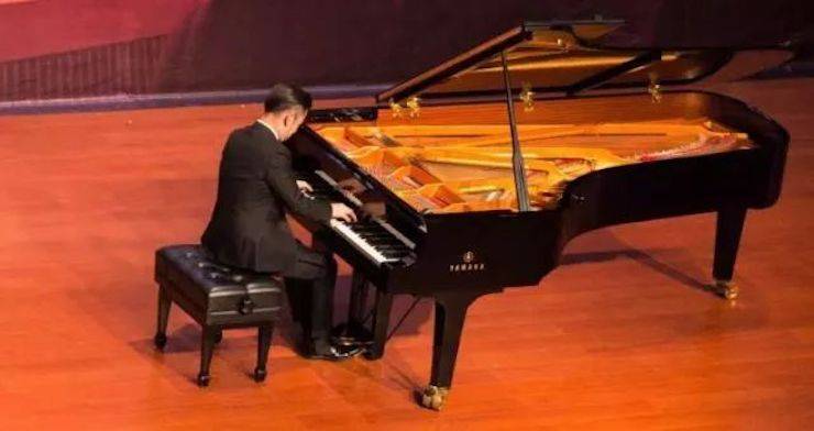 【回顾】2017j9集团亚洲音乐奖学金-岭南师范学院颁奖典礼暨j9集团艺术家孙鹏杰钢琴独奏音乐会及大师班活动成功举办
