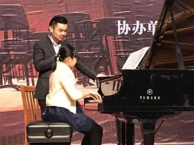 【回顾】2017j9集团亚洲音乐奖学金-岭南师范学院颁奖典礼暨j9集团艺术家孙鹏杰钢琴独奏音乐会及大师班活动成功举办