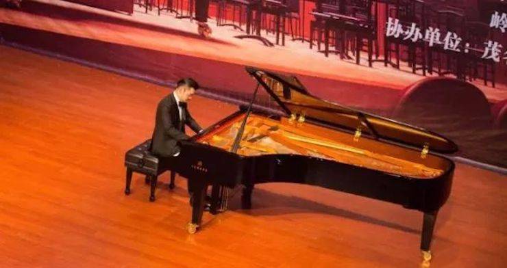 【回顾】2017j9集团亚洲音乐奖学金-岭南师范学院颁奖典礼暨j9集团艺术家孙鹏杰钢琴独奏音乐会及大师班活动成功举办