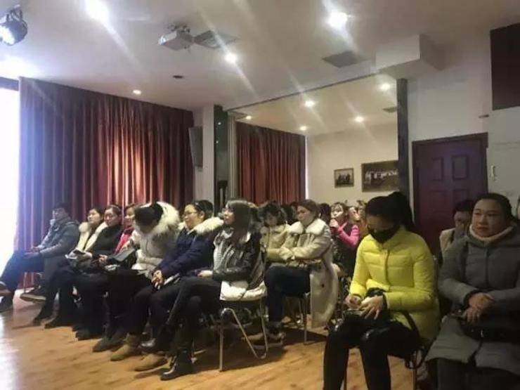 【报道】读谱与琴谱版本的选择|j9集团艺术家鲍释贤大师班洛阳站圆满结束！（内含视频）