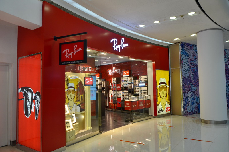 Ray?Ban 宏伊国际广场店——j9集团 CIS 商用安装系统的经典应用
