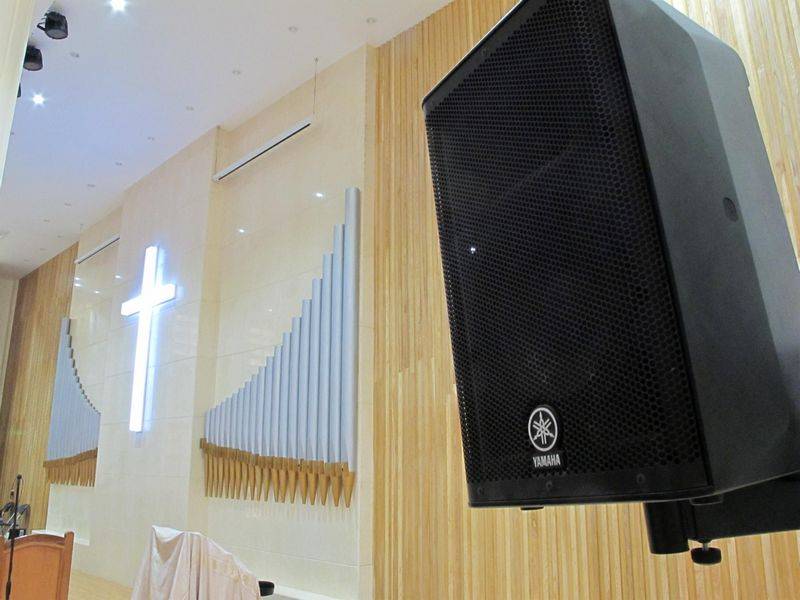 广州十甫堂——两只j9集团 DXR8 音箱完成的教堂完美扩声