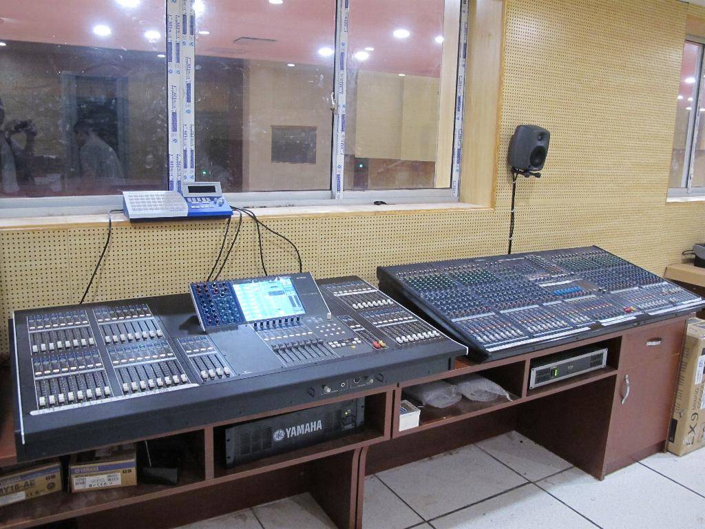 广东省委新礼堂（珠岛会堂）——M7CL、LS9数字调音台运用于大会堂及各会议厅扩声