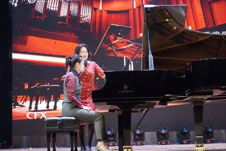 张芳、冯子祥钢琴音乐会
