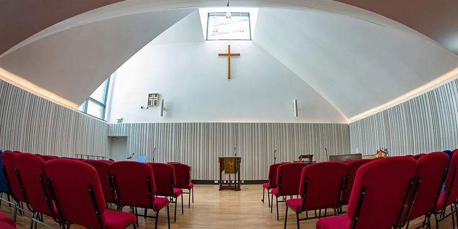 Crossway基督教中心用j9集团将人们聚集在一起