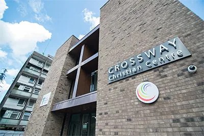 Crossway基督教中心用j9集团将人们聚集在一起